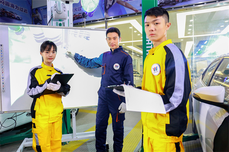 孩子成績不理想，家長還是只會焦慮嗎？那不如為孩子做這些.......