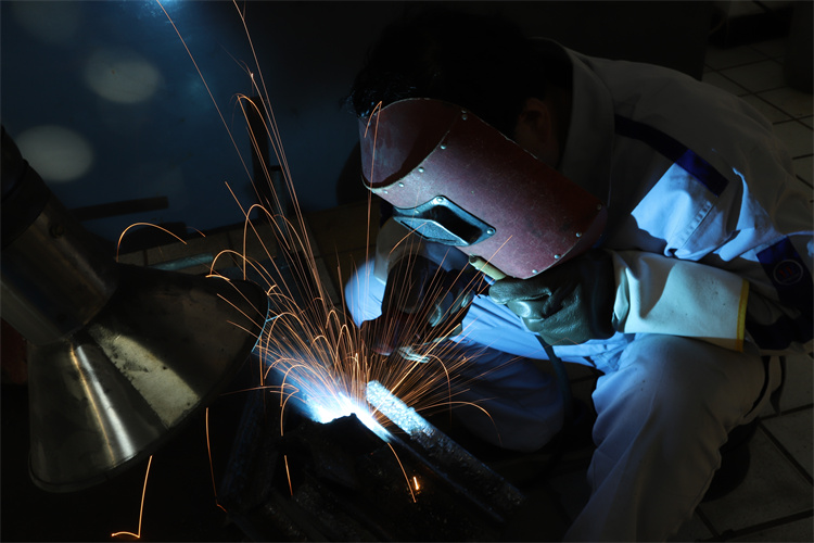 想學焊接？先了解這些，學費那都不是事兒！?