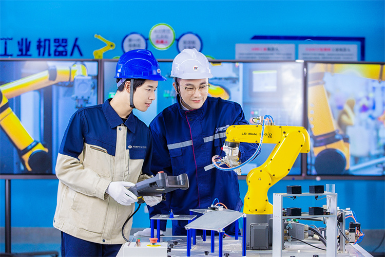 學好PLC編程：掌握工業自動化的“金鑰匙”！