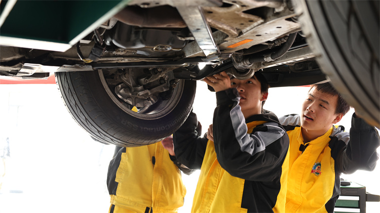 西安萬通VS其它學校，差別不止一點點！