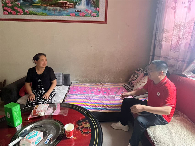 家校零距離 共育促成長——西安萬通校長帶隊家訪架起暖心橋梁