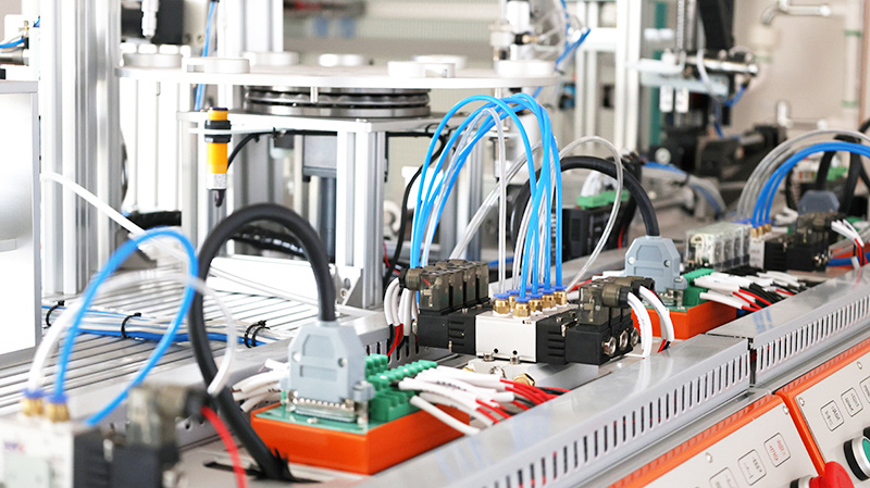 電氣自動化PLC就業前景怎么樣？?？粕嬉u的高新之路！