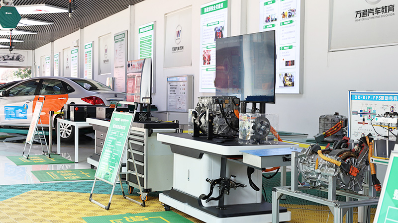 成年人學什么技術好？選對賽道很重要，告別低薪與不穩定