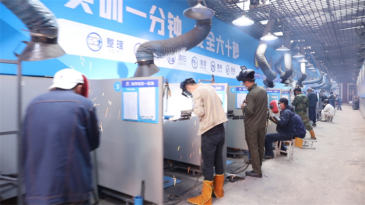 焊接工位火熱預定中！年底學焊接，來年好就業！