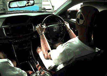 安全氣囊，也是危險氣囊?。?！