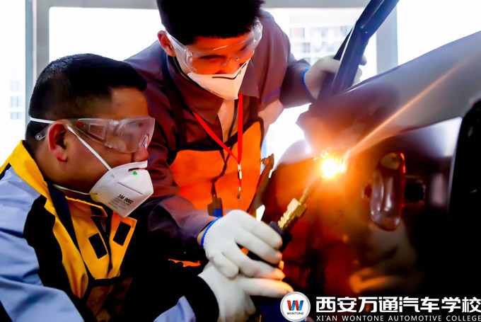 西安萬通汽車學校鈑金修復實訓