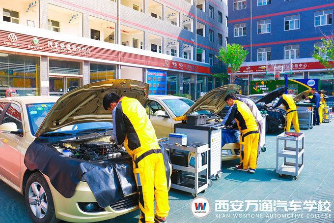 西安萬通汽車學校技能大賽選拔現場
