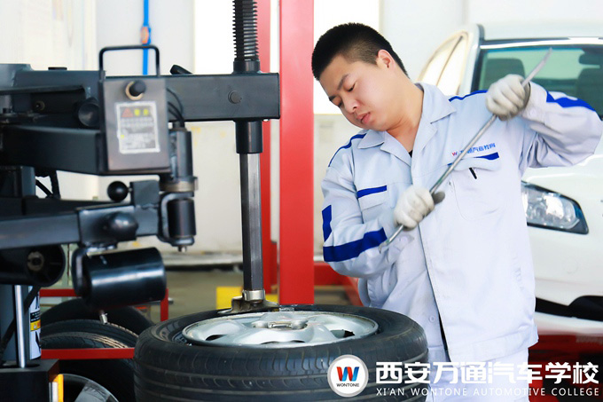 �����fͨ��܇�WУ��܇���ݿ��޿챣���W��