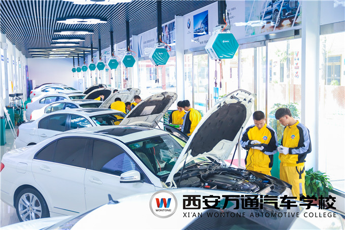 初中生學汽修，就選西安萬通汽車學校，贏未來！