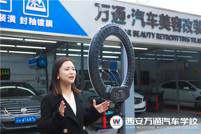 企業總監在線解密行業前景，與學子暢談職業發展