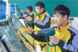 汽車美容學什么汽車美容包括哪些項目？汽車美容專業介紹