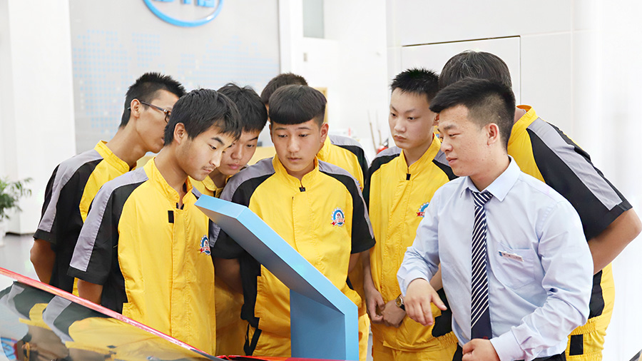 萬通學子比亞迪、現代汽車公司學習參觀4