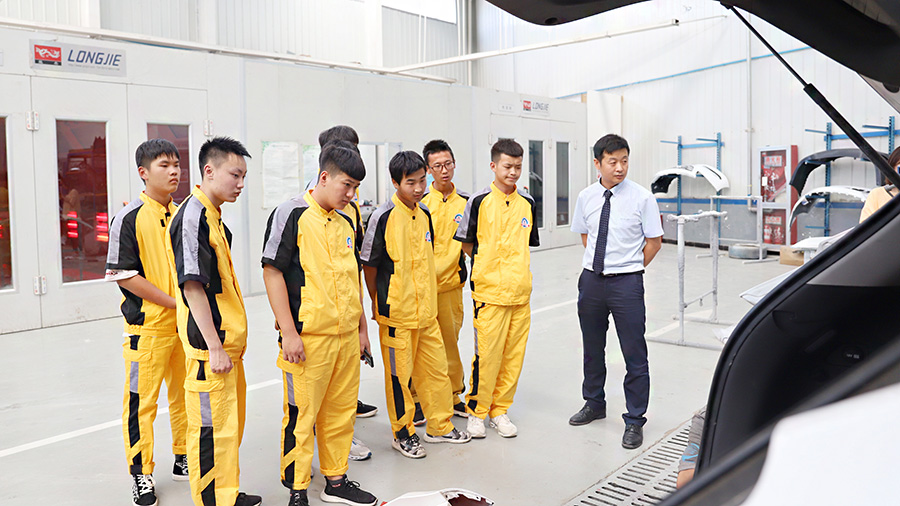 萬通學子比亞迪、現代汽車公司學習參觀5