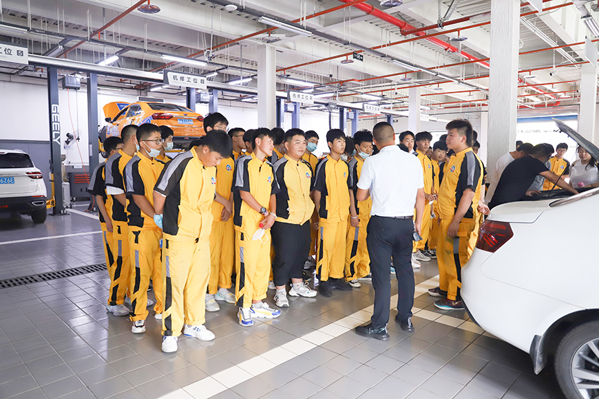 萬通學子領克、吉利汽車公司技術體驗營8