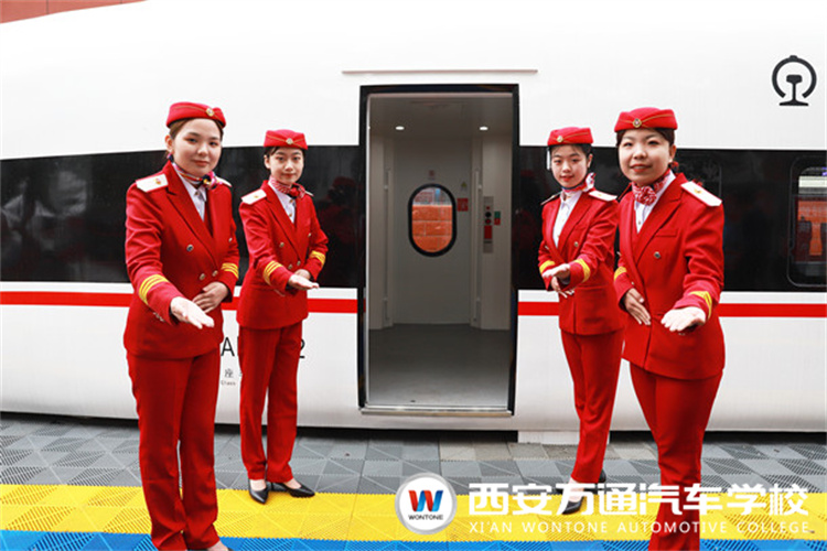  女生學什么專業好？來萬通學城軌專業!