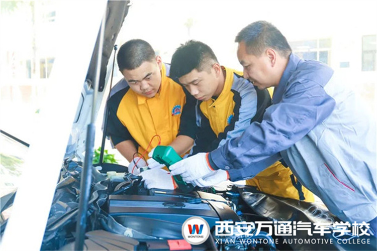 西安萬通汽車學校2022年熱門專業推薦---汽車智能檢測與運營
