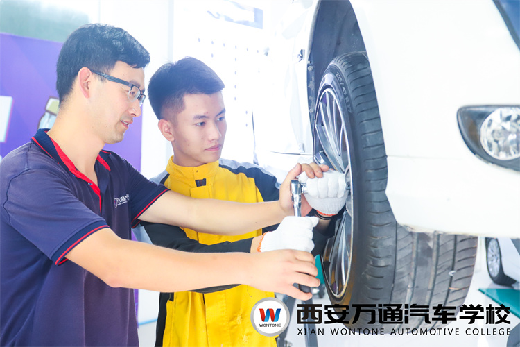 想找一個發展前景好的專業，汽車專業值得!