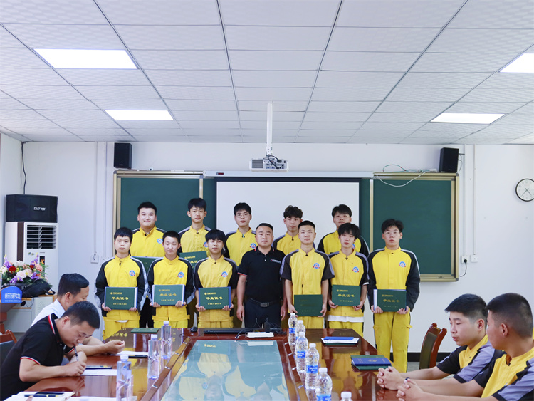 感恩母校，揚帆起航！我們畢業啦！