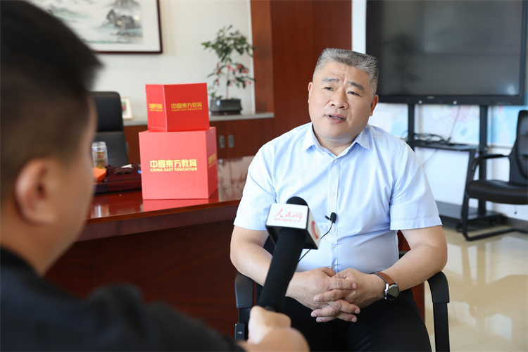 成就學子，賦能產業丨人民網再進萬通汽車教育，探訪新能源專業奧秘