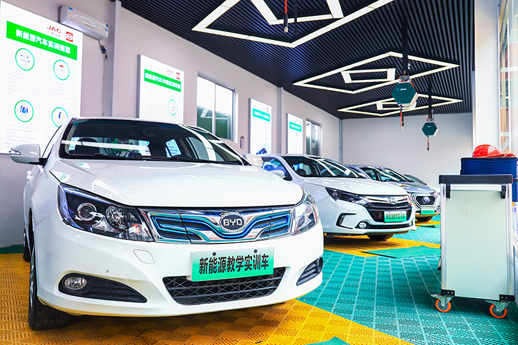 學汽修有前途嗎？汽修有哪些專業，學汽修都學什么？