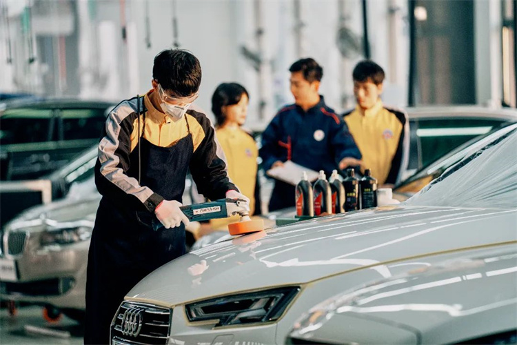 告別體力活，拒絕死工資！學習汽車美容創業自己當老板!